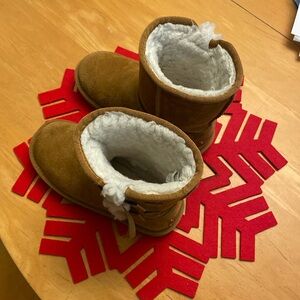 EUC Kids Koolaburra by Uggs Fleece Boots Size 13